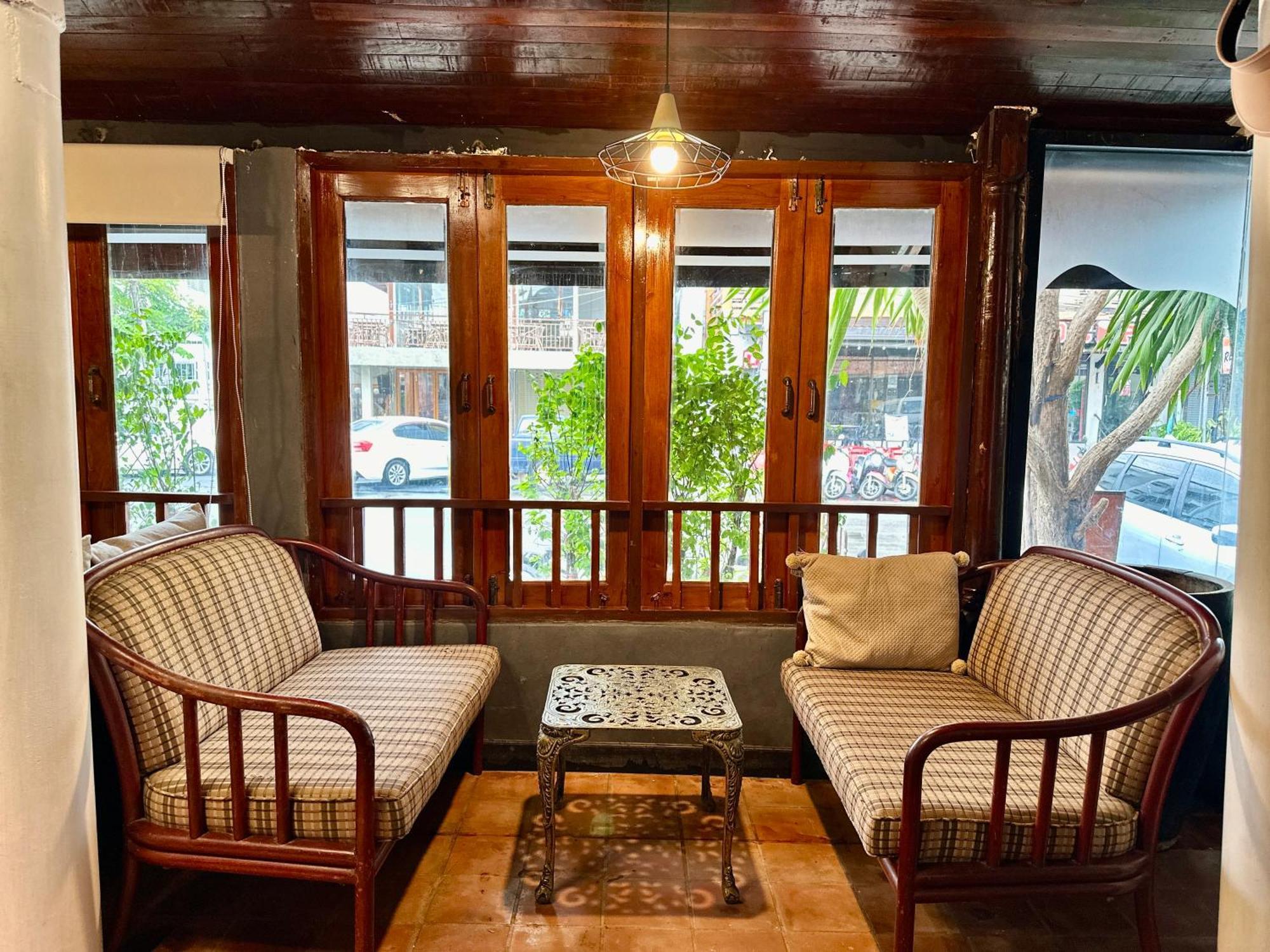 Tony'S Place Ayutthaya Exterior photo