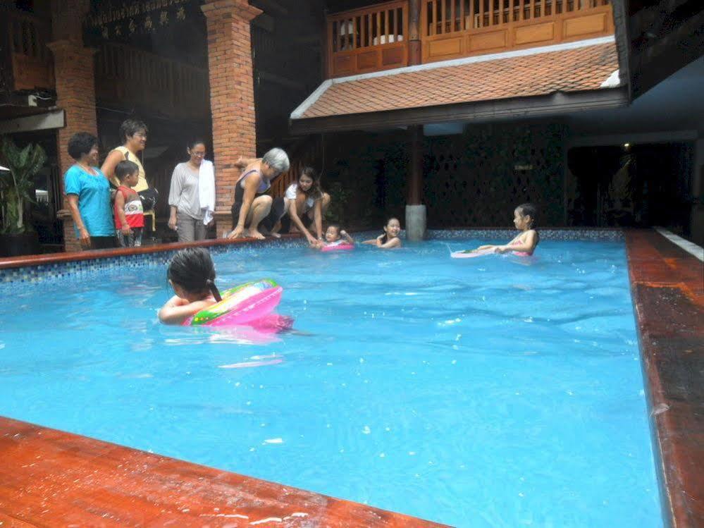 Tony'S Place Ayutthaya Exterior photo